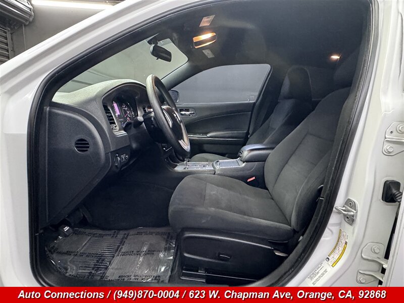 Used 2011 Dodge Charger SE RWD image 6