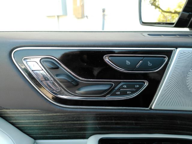 Used 2022 Lincoln Navigator Black Label AWD/4WD image 16