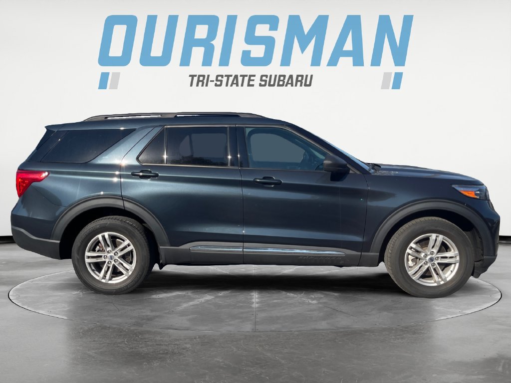 Used 2023 Ford Explorer XLT AWD/4WD image 7