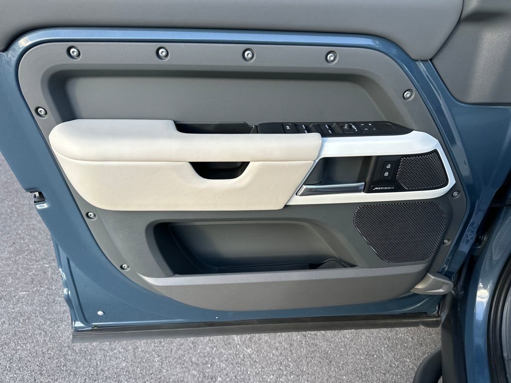 Used 2024 Land Rover Defender 110 S image 14