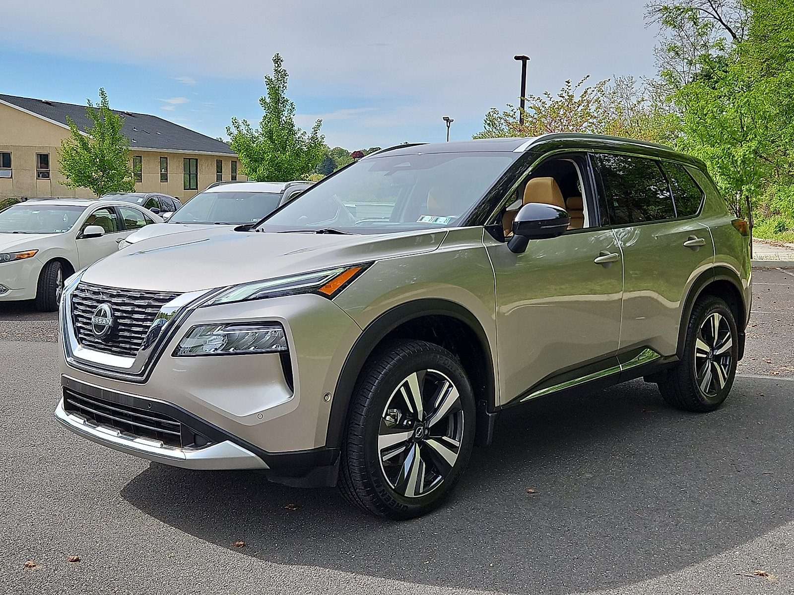 Certified 2023 Nissan Rogue Platinum w/ Platinum Premium Package AWD/4WD image 3