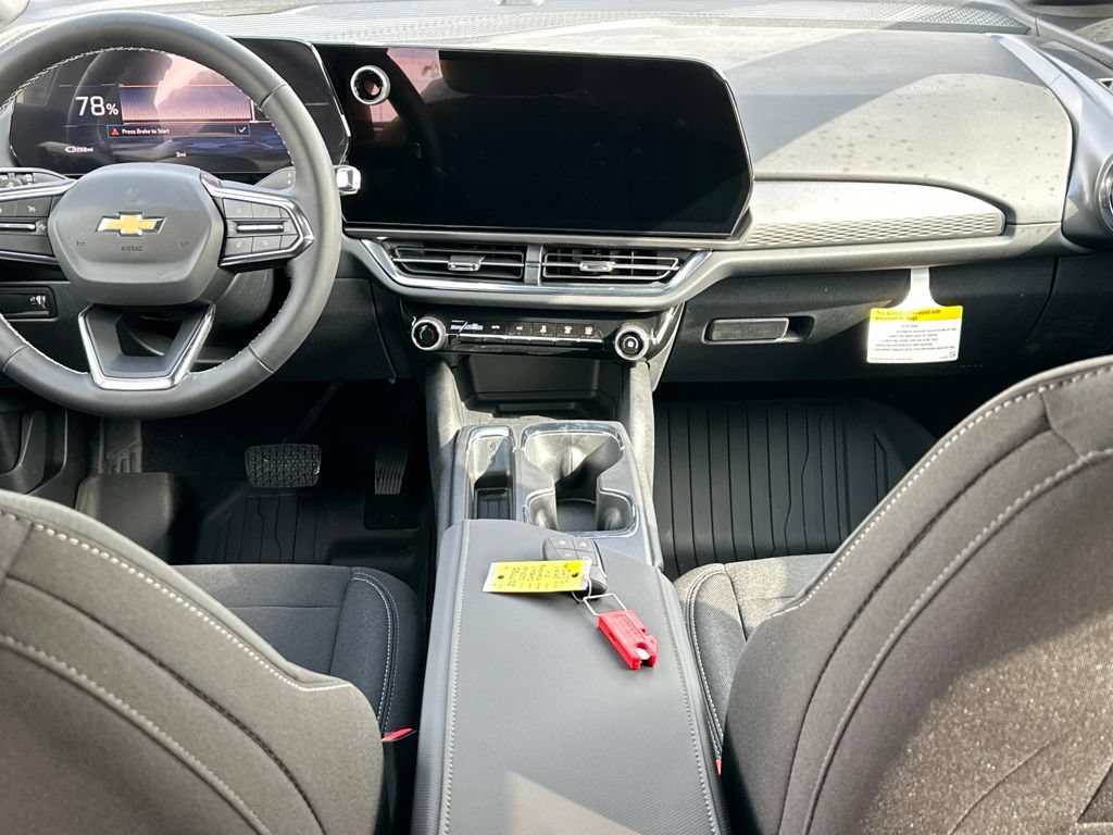 New 2026 Chevrolet Equinox EV LT w/ Comfort Package FWD image 17