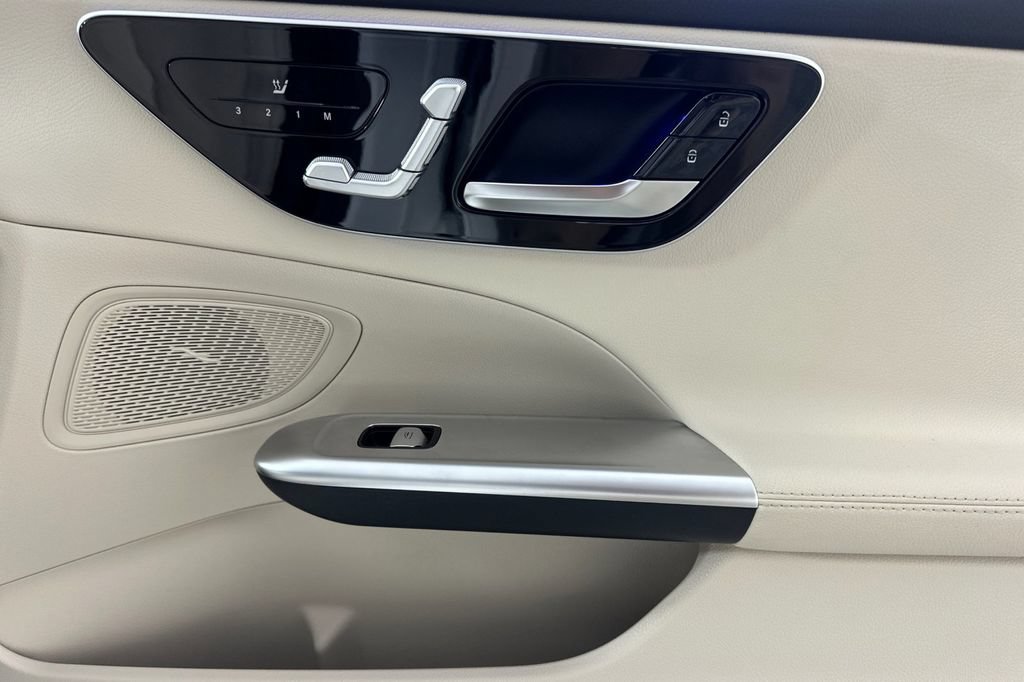 Certified 2025 Mercedes-Benz C 300 Sedan image 20