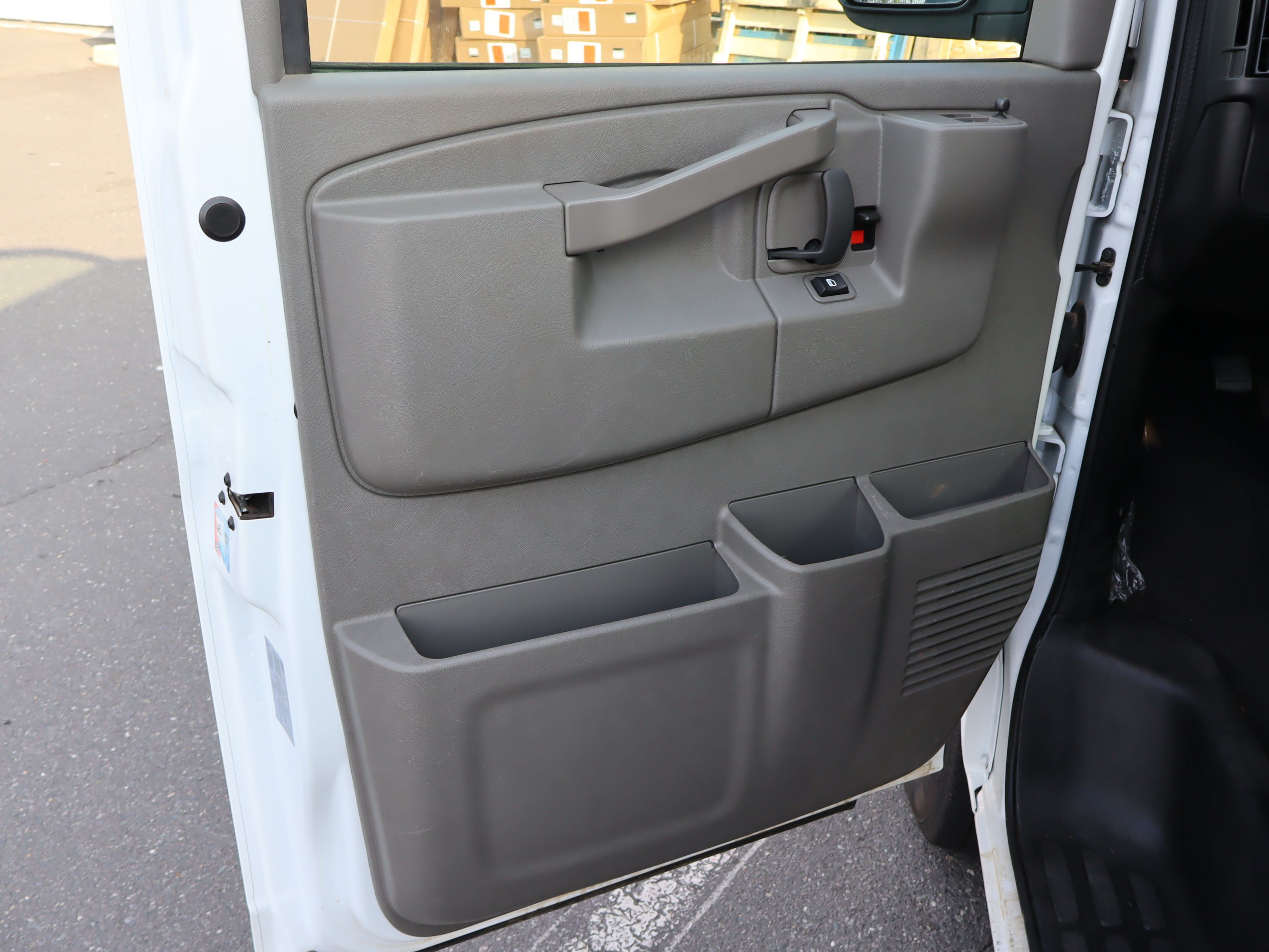 Used 2025 Chevrolet Express 3500 LS RWD image 13