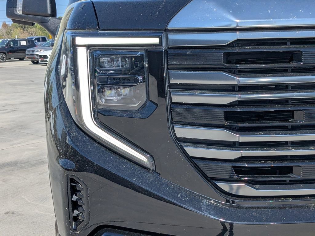Used 2024 GMC Sierra 1500 AT4 w/ Technology Package AWD/4WD image 10