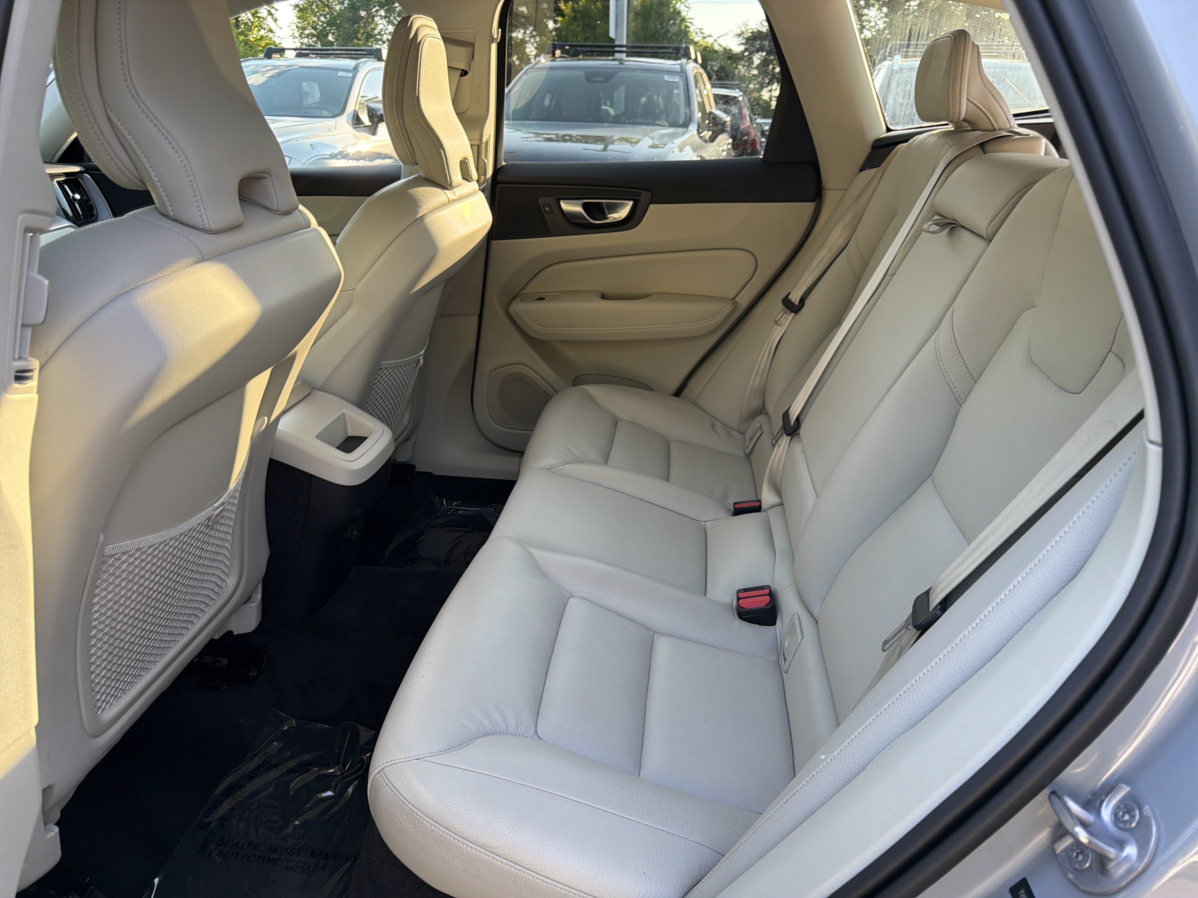Certified 2024 Volvo XC60 B5 Core w/ Protection Package Premier AWD/4WD image 32