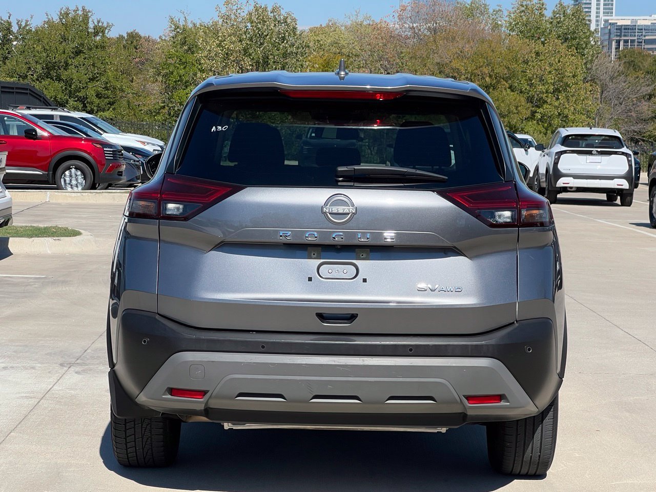 Used 2023 Nissan Rogue SV AWD/4WD image 4