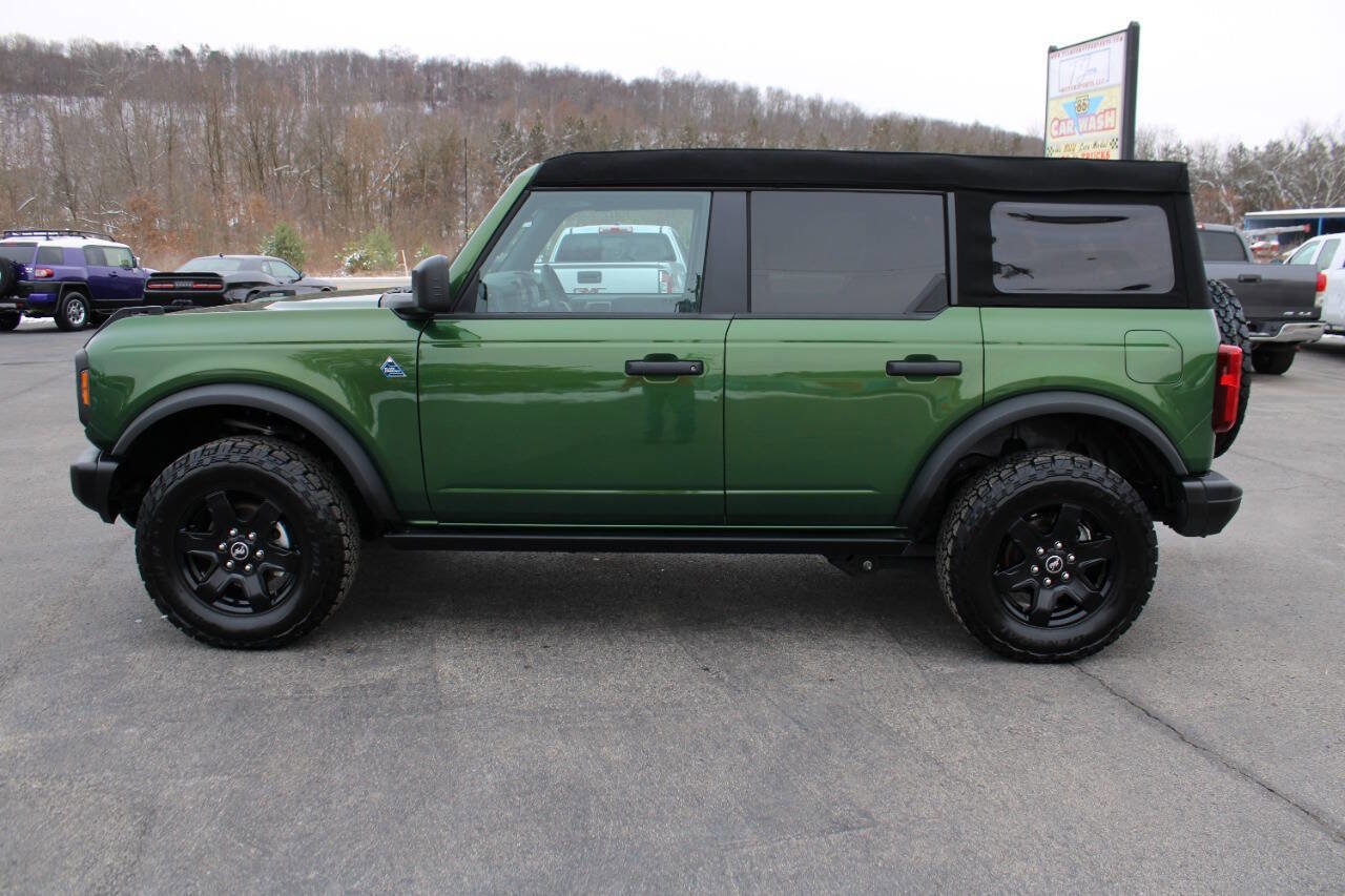 Used 2024 Ford Bronco Black Diamond image 2