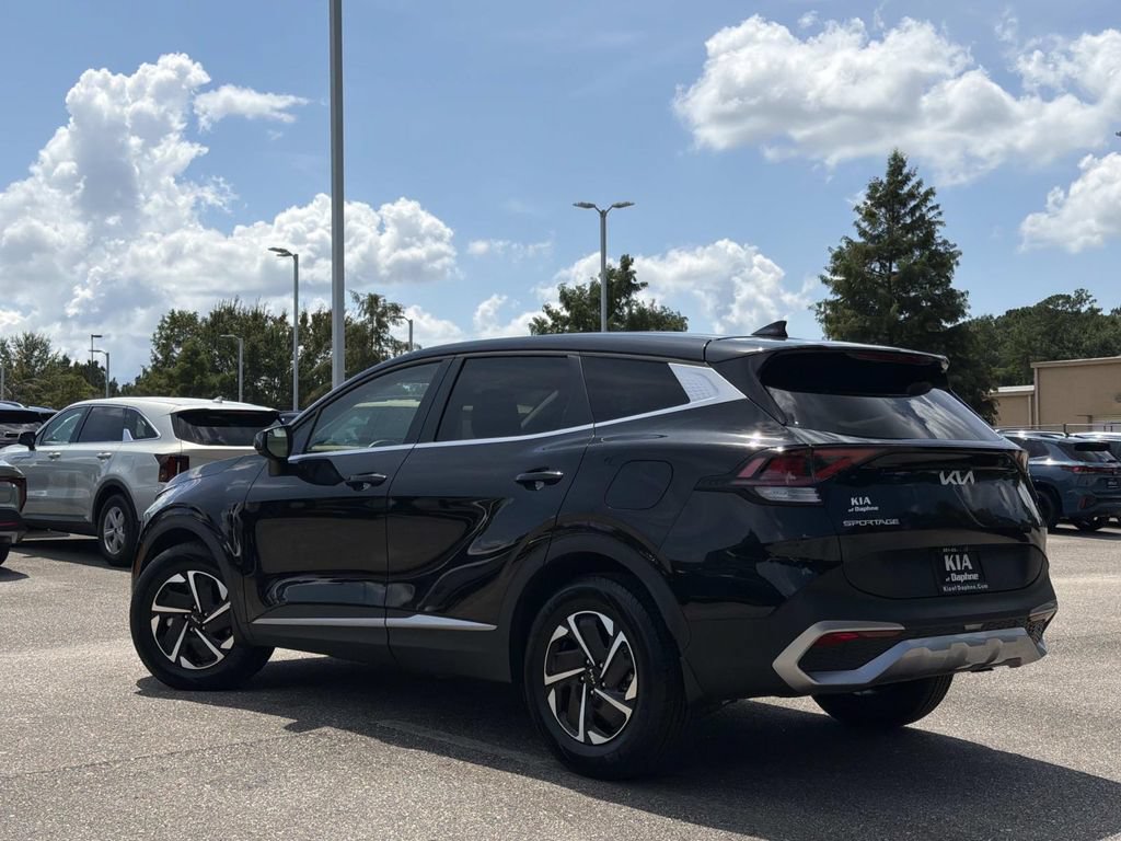 Used 2025 Kia Sportage LX FWD image 6