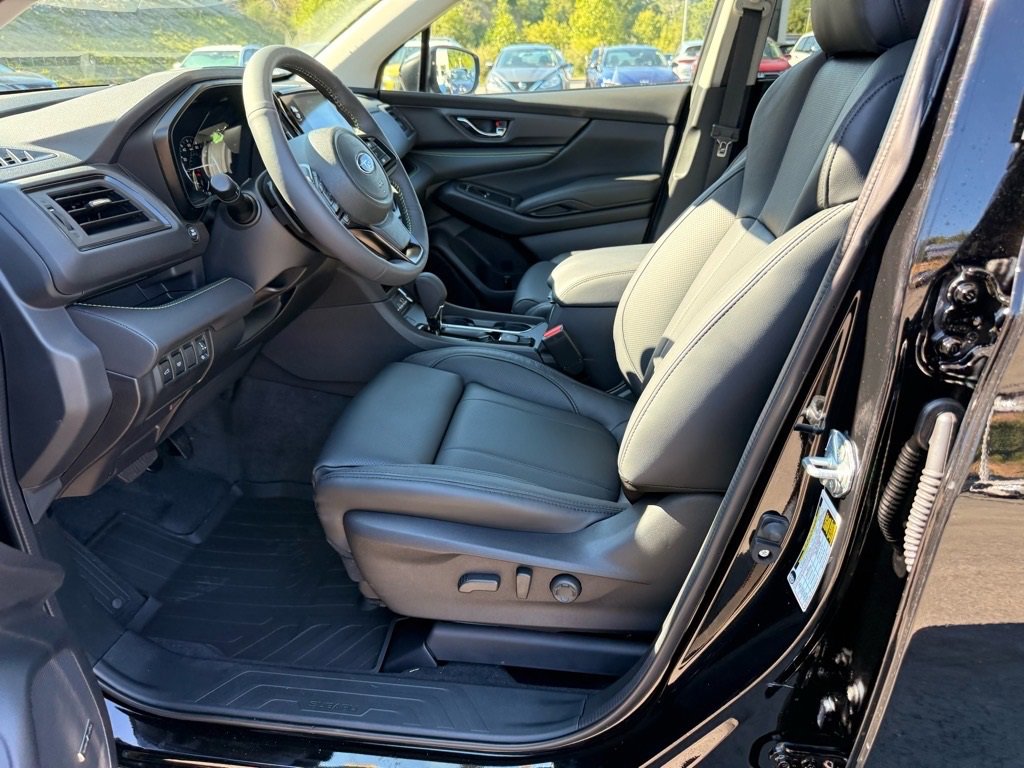 Used 2025 Subaru Ascent Bronze Edition image 6