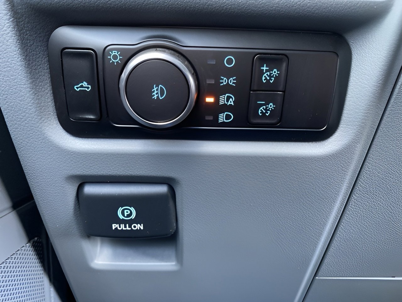 Used 2023 Ford F150 XLT w/ Equipment Group 301A Mid image 17