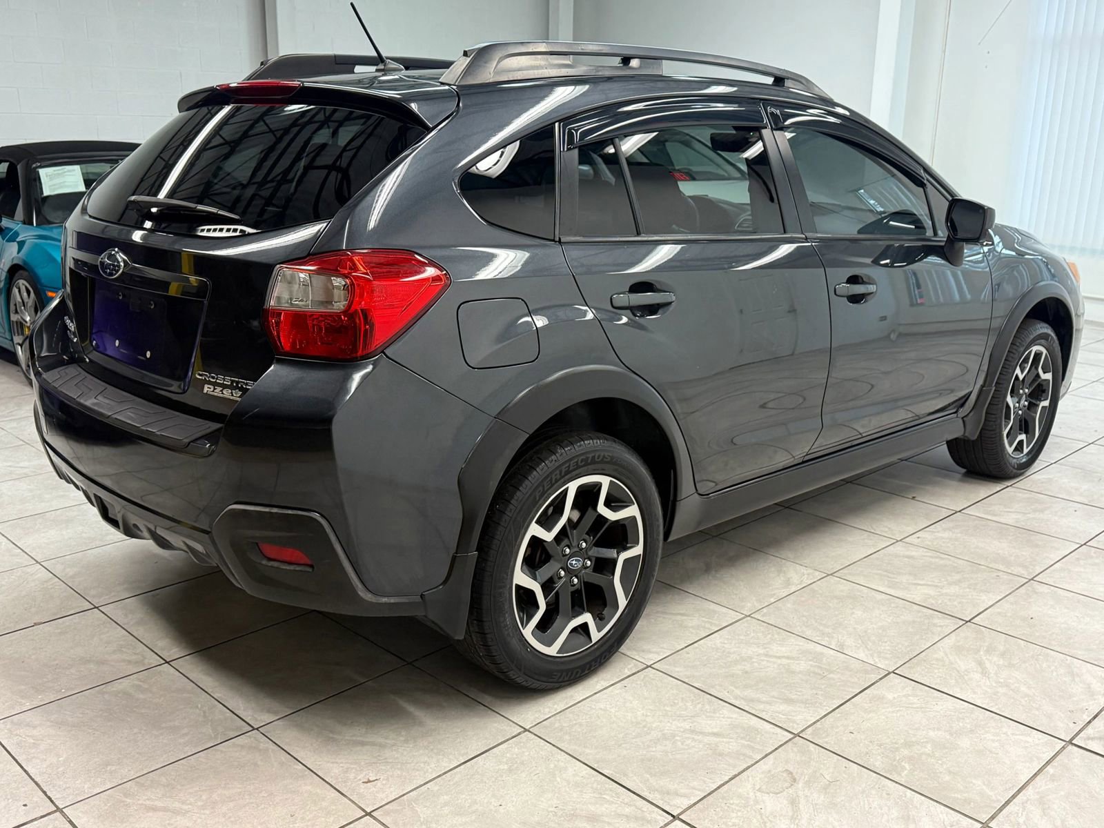 Used 2017 Subaru Crosstrek 2.0i Premium image 9
