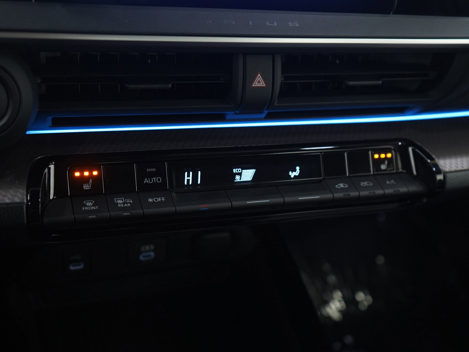 Used 2026 Toyota Prius XLE image 22