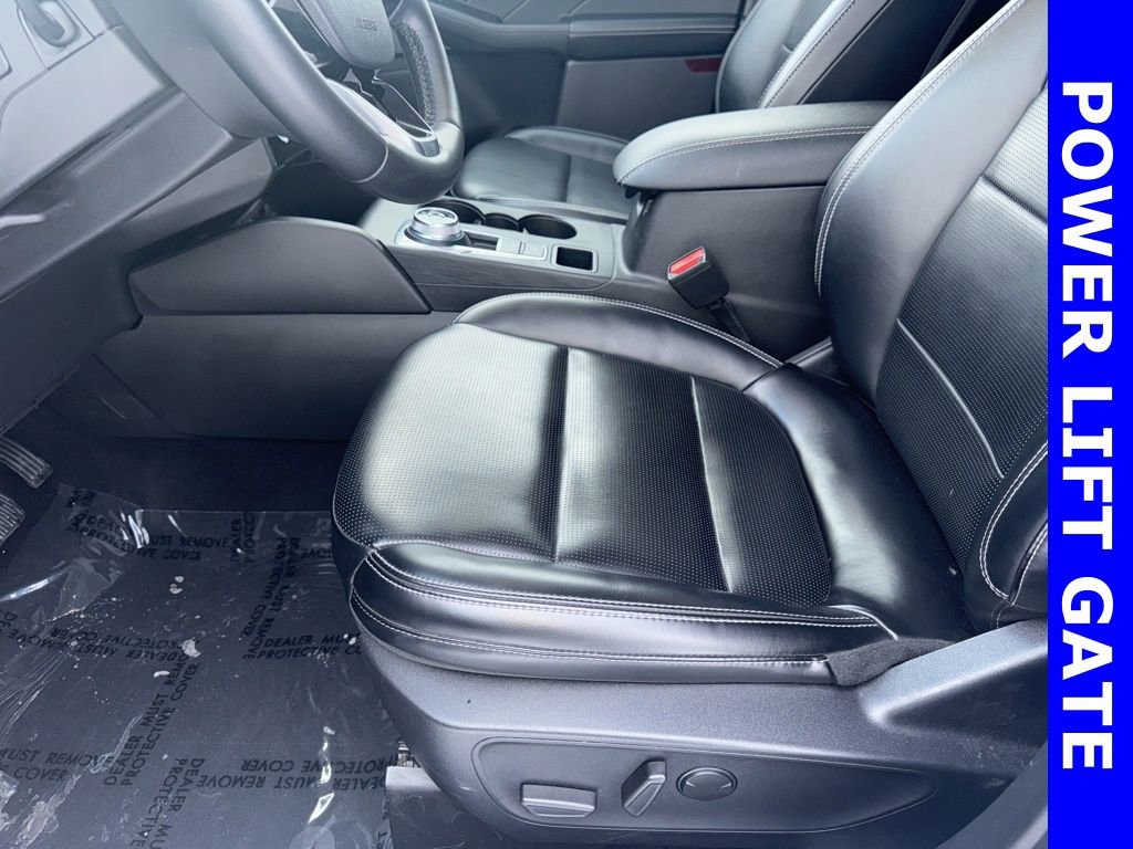 Used 2024 Ford Escape Platinum image 17