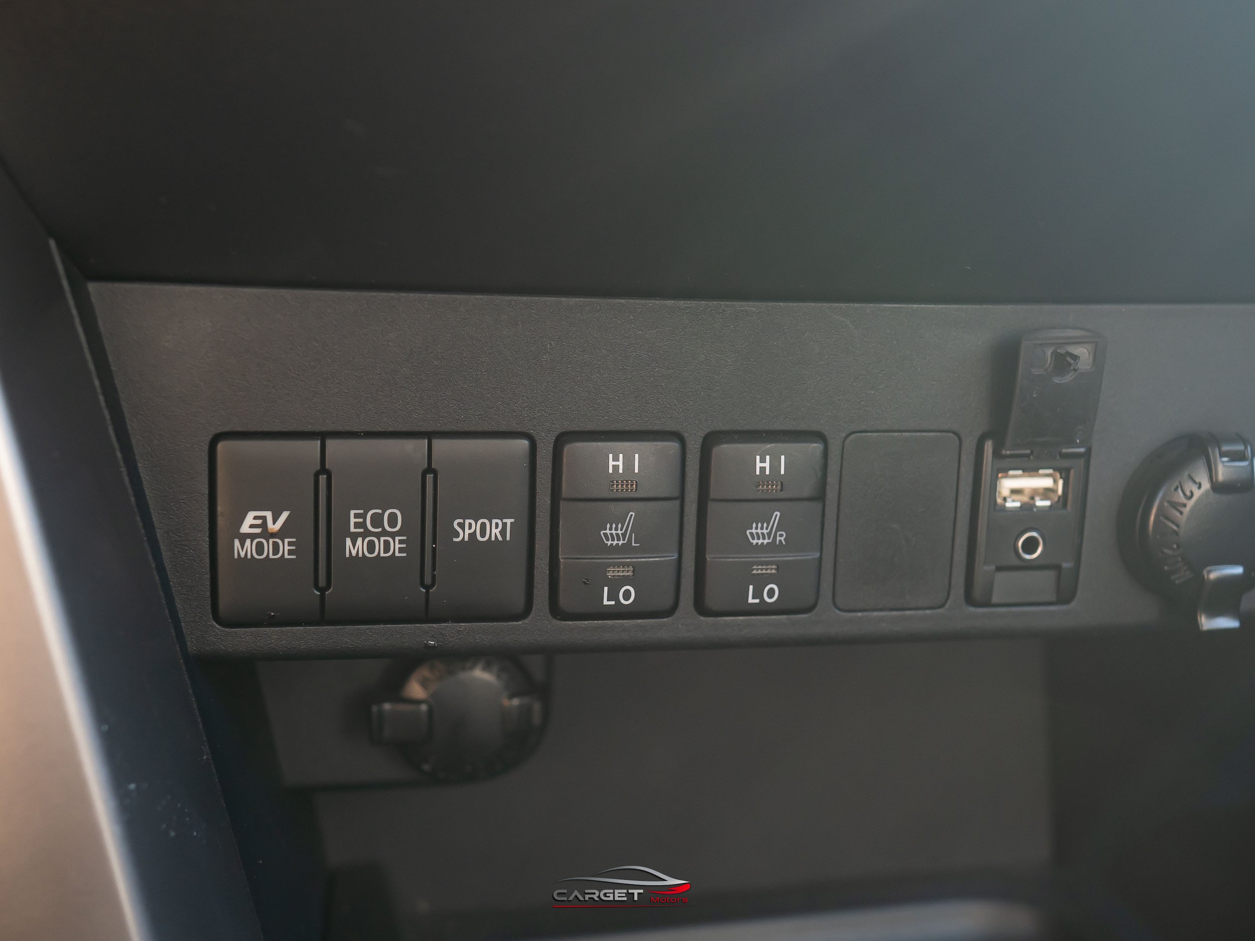 Used 2016 Toyota RAV4 Limited AWD/4WD image 34