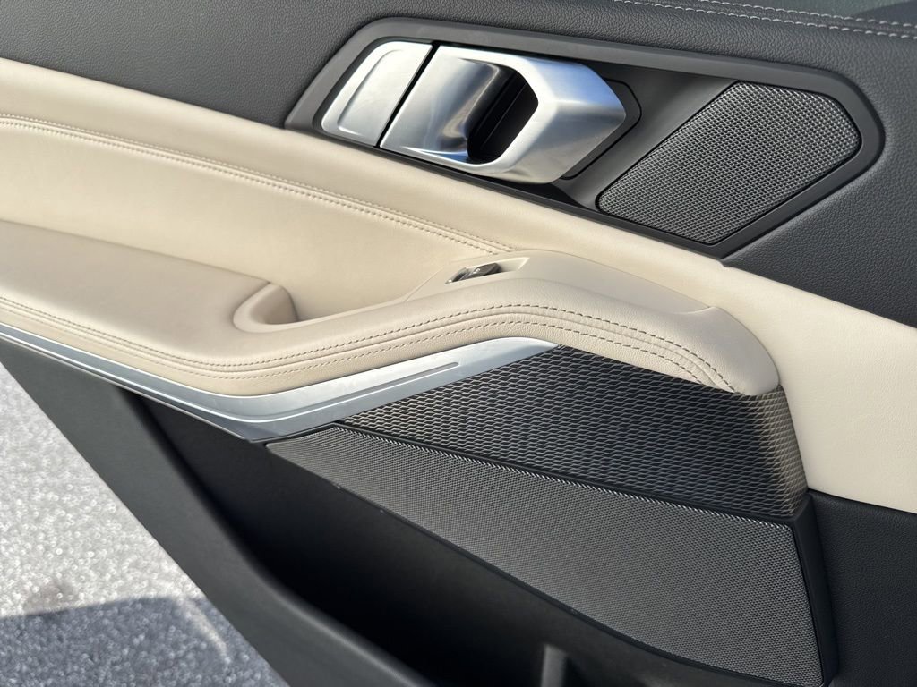 Used 2023 BMW X5 M50i image 20