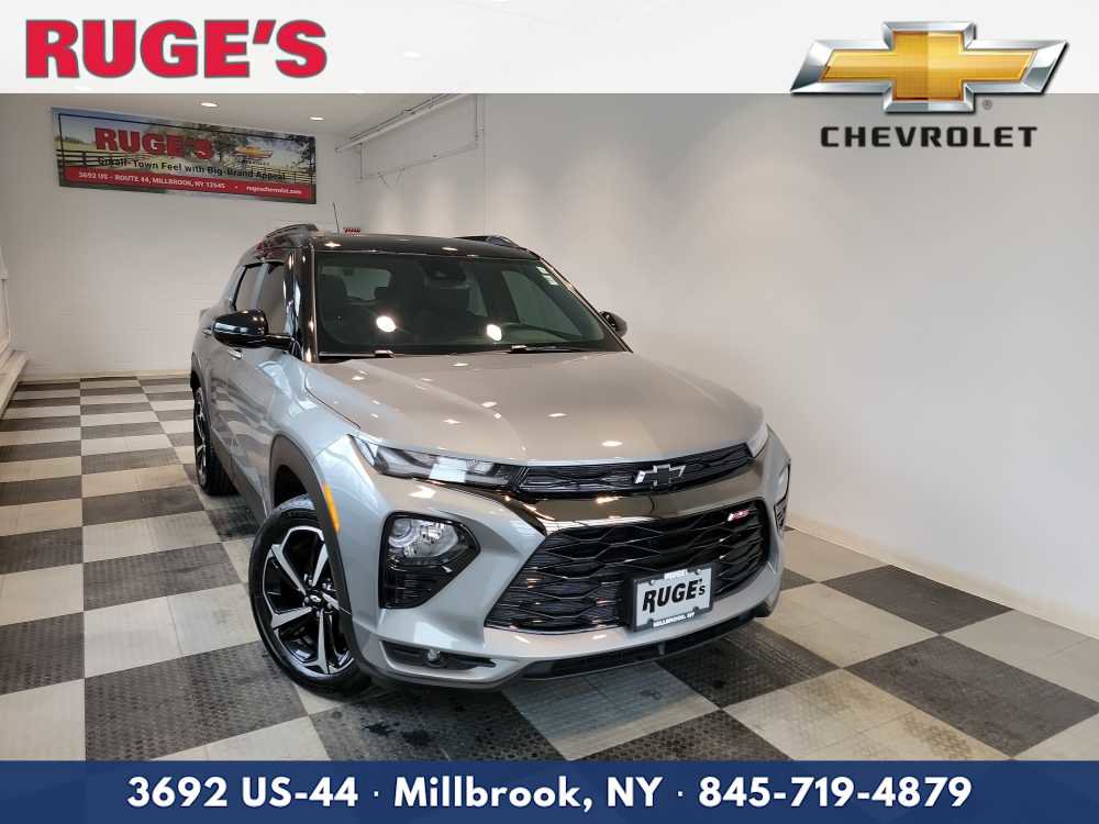 Used 2023 Chevrolet TrailBlazer RS w/ Sun and Liftgate Package image 1