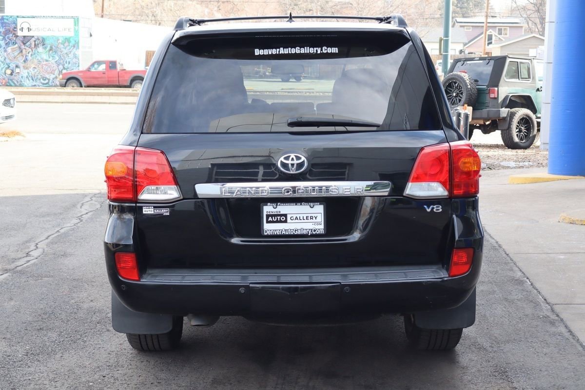 Used 2013 Toyota Land Cruiser image 4