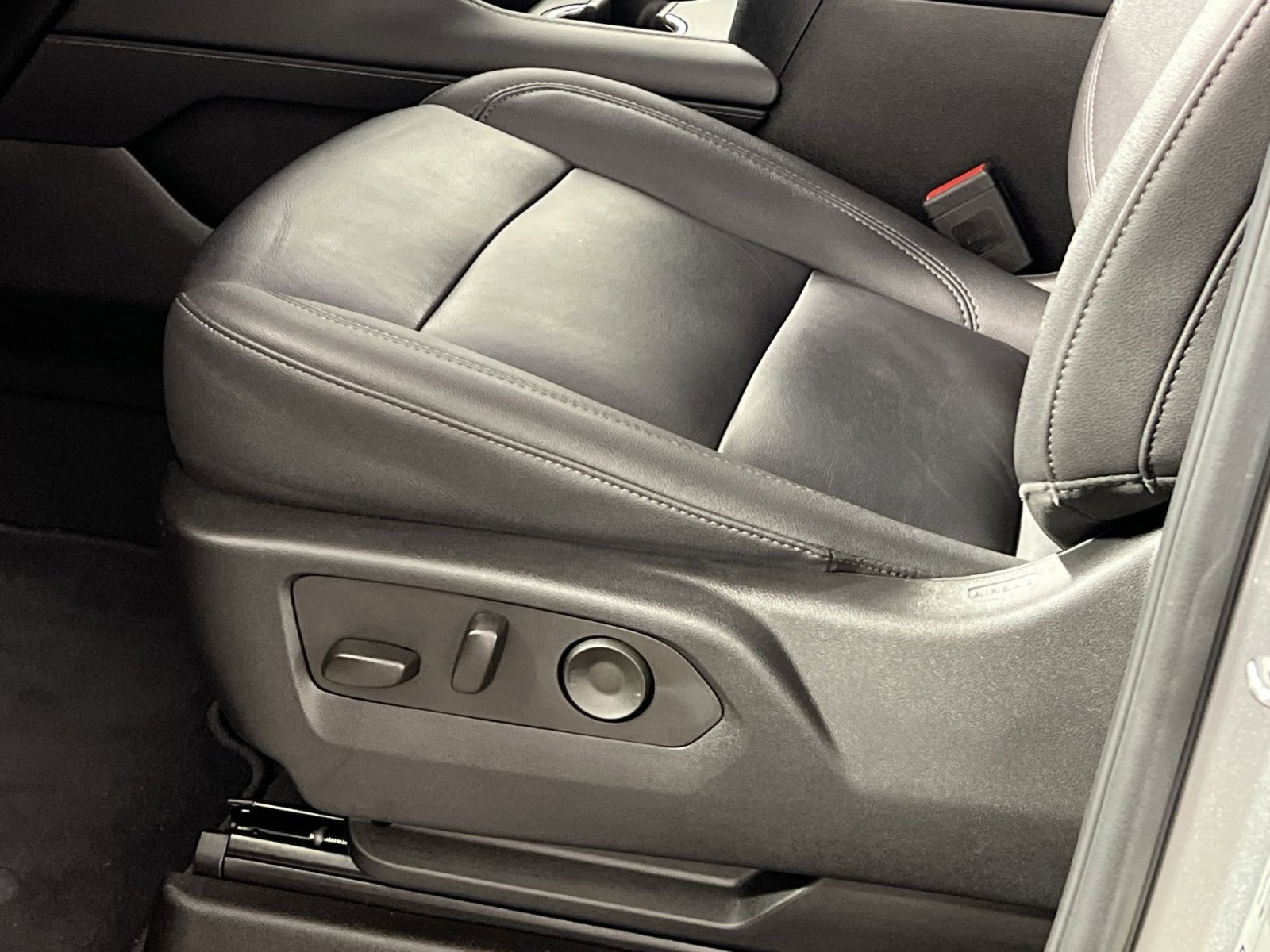 Used 2023 Chevrolet Tahoe Z71 image 14