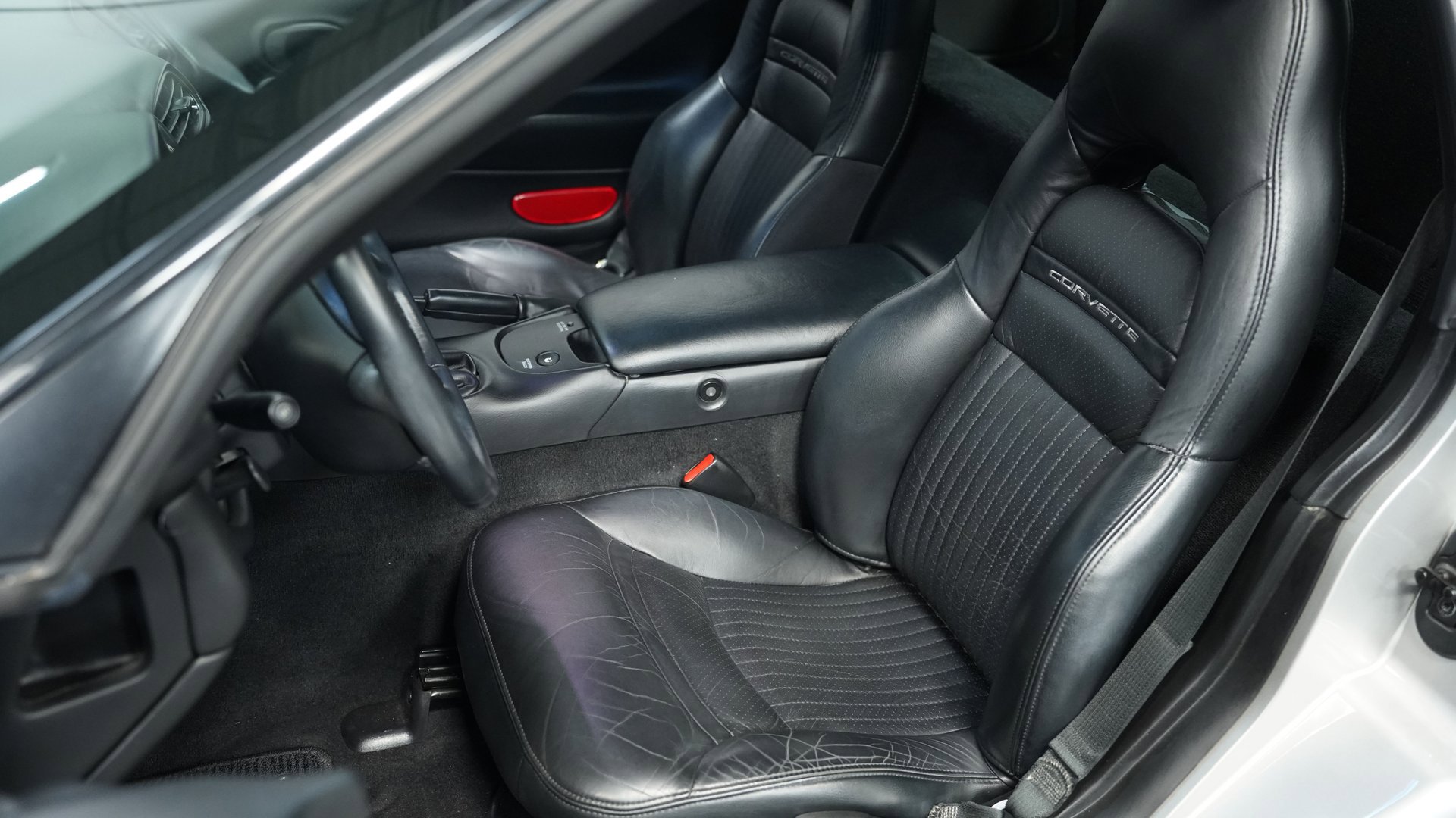 Used 2004 Chevrolet Corvette Coupe w/ Preferred Equipment Group image 34