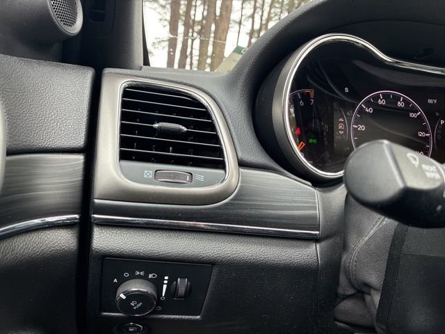 Used 2020 Jeep Grand Cherokee Limited image 26