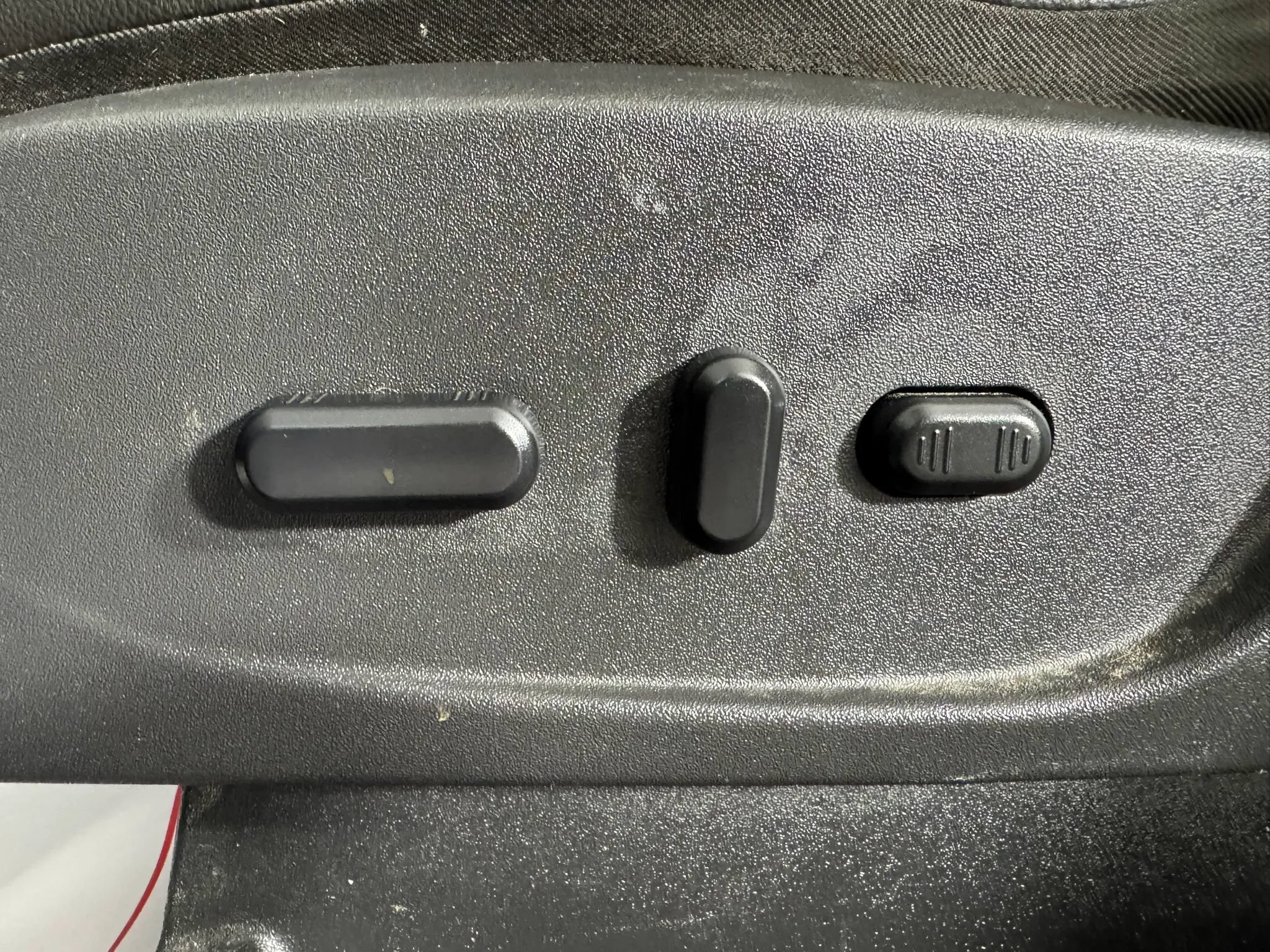 Used 2014 Ford Escape Titanium FWD image 32