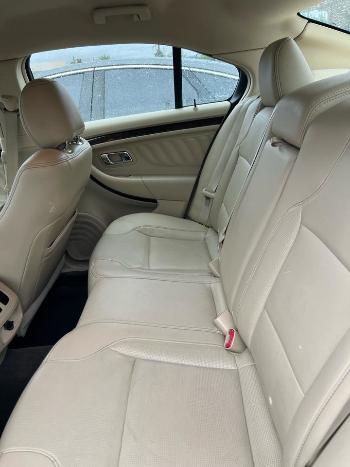 Used 2013 Ford Taurus Limited FWD image 6