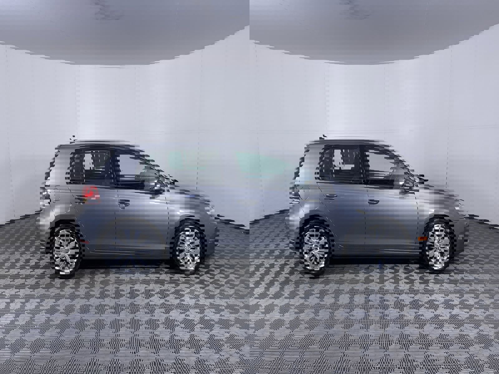 Used 2012 Volkswagen Golf TDI image 10