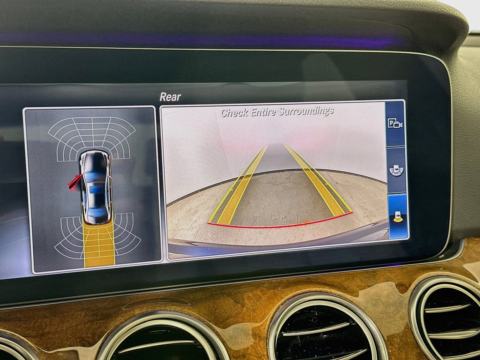 Used 2018 Mercedes-Benz E 300 4MATIC image 24