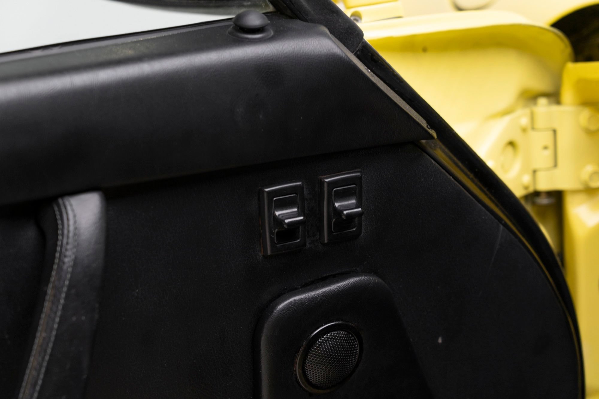 Used 1988 Porsche 911 Carrera RWD image 19