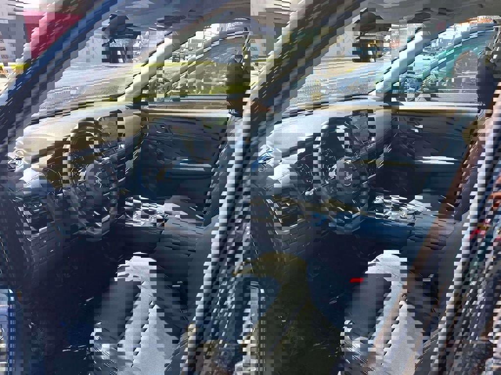 Used 2023 Nissan Rogue SL w/ SL Premium Package image 15