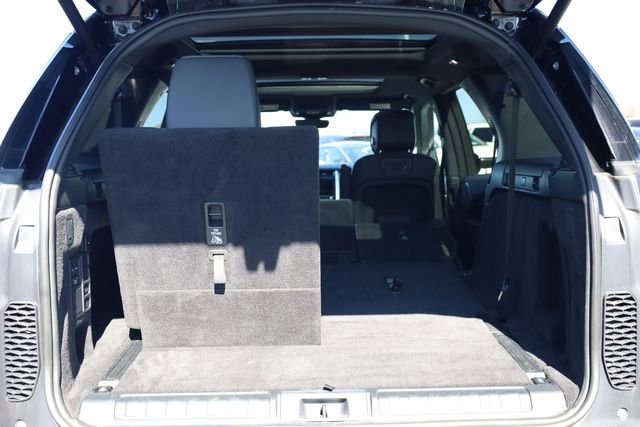 Used 2024 Land Rover Discovery Dynamic SE image 31