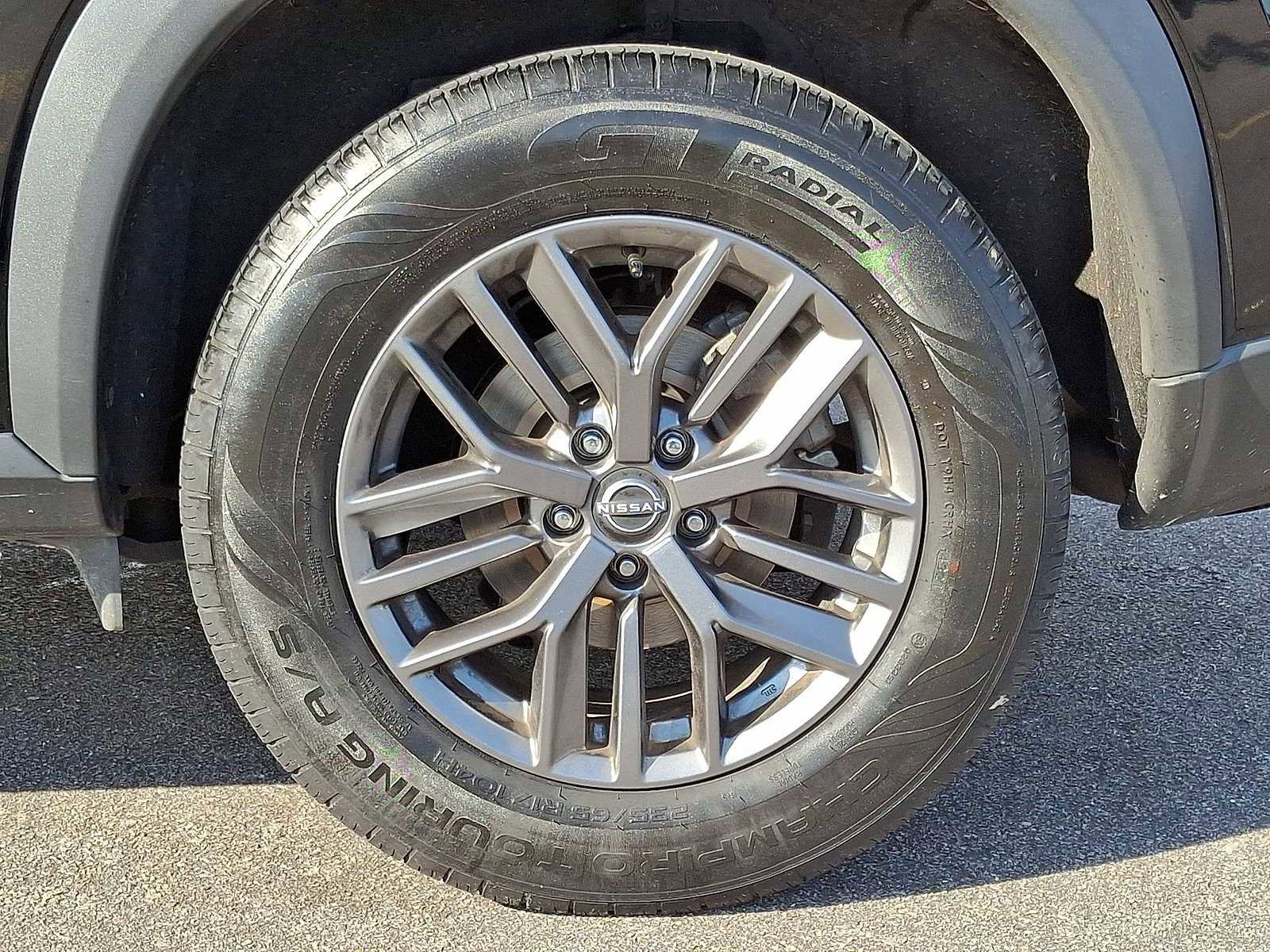 Used 2023 Nissan Rogue S image 37