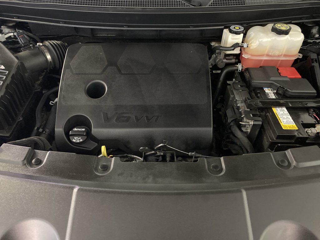 Used 2021 Chevrolet Traverse LT FWD image 35