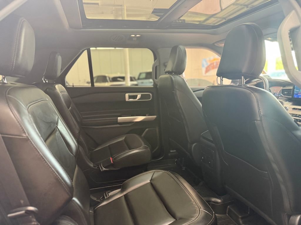 Used 2023 Ford Explorer XLT w/ Equipment Group 202A image 17