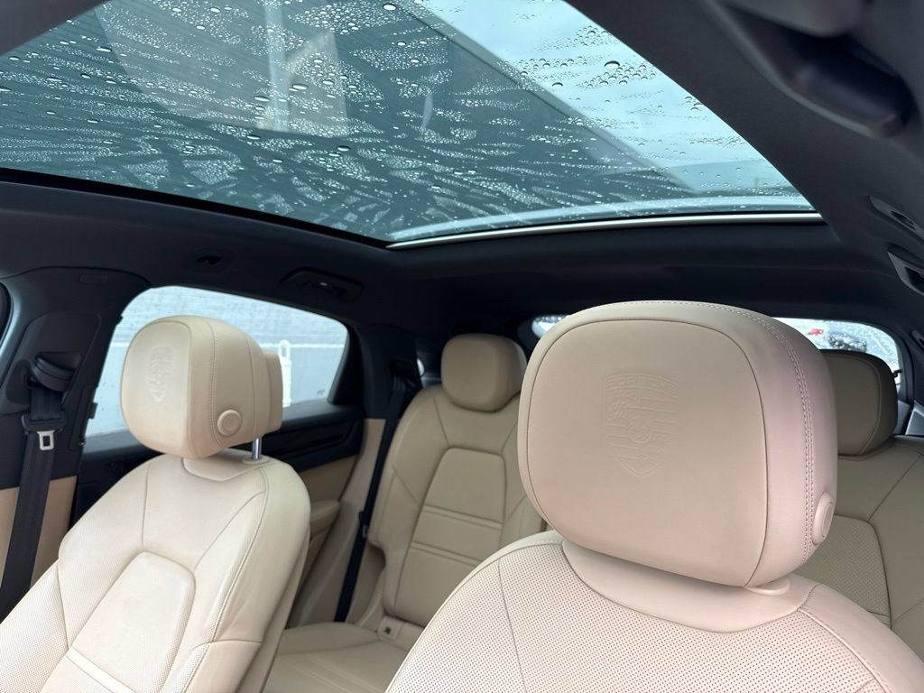 Used 2022 Porsche Cayenne Platinum Edition AWD/4WD image 8