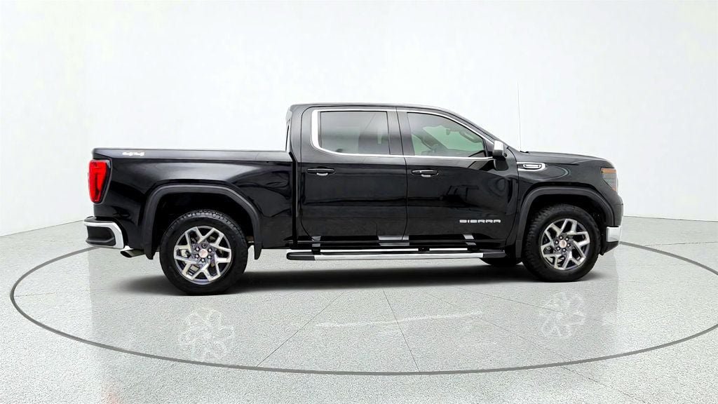 Used 2025 GMC Sierra 1500 SLE AWD/4WD image 4
