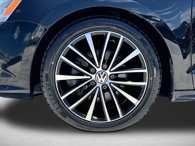 Used 2015 Volkswagen Jetta Sport FWD image 10