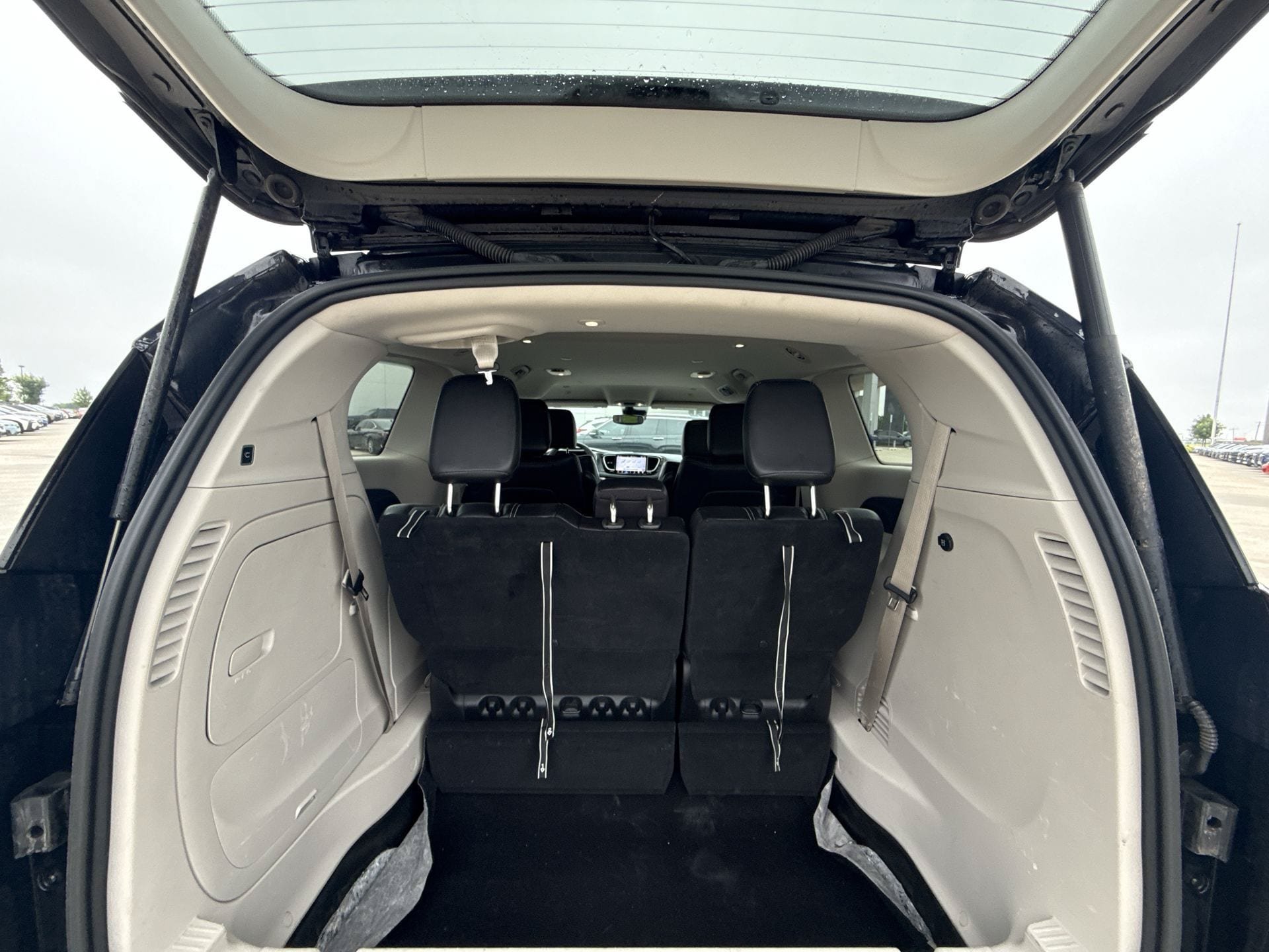 Used 2024 Chrysler Pacifica Limited FWD image 24