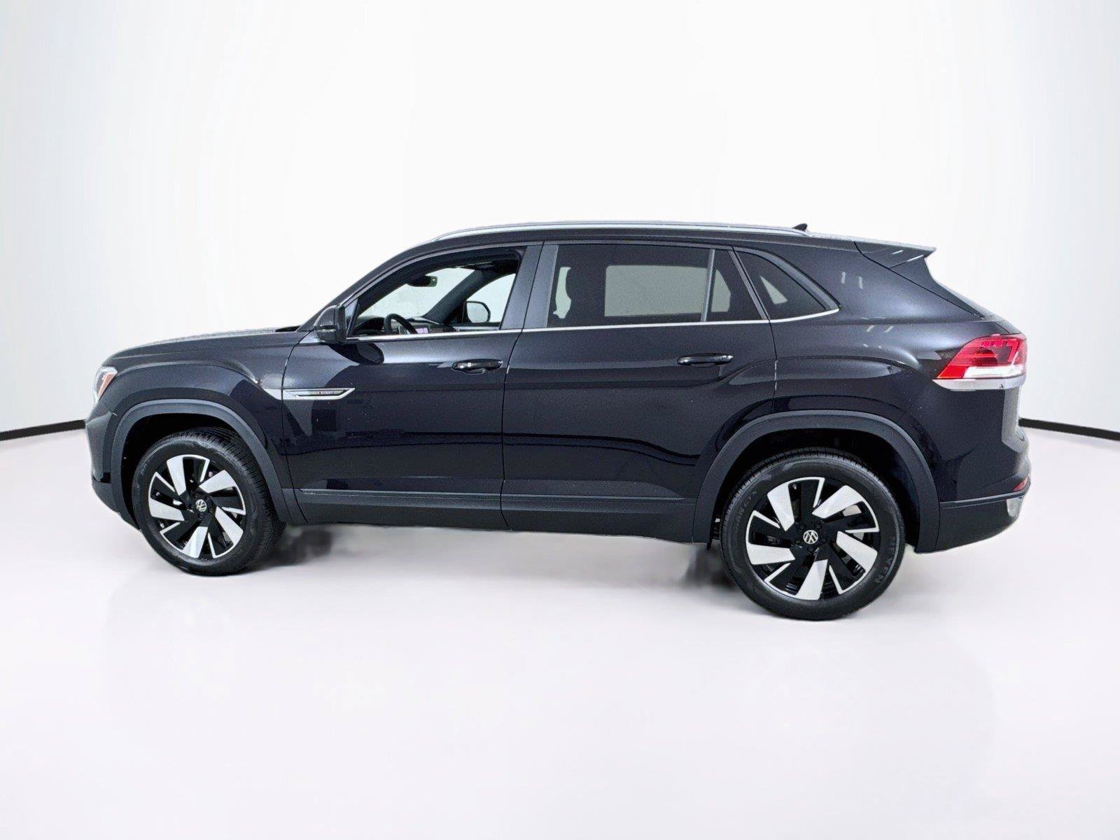 New 2026 Volkswagen Atlas Cross Sport SE FWD image 3