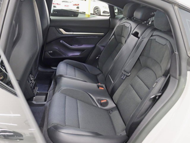 Used 2024 Porsche Taycan 4S image 32