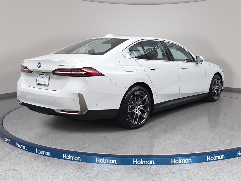 Used 2025 BMW i5 xDrive40 w/ Premium Package image 6