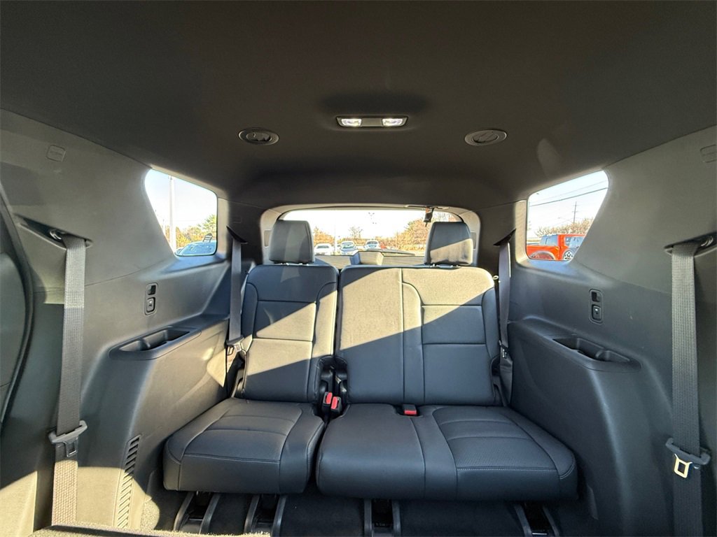 Used 2023 Chevrolet Traverse LS image 21
