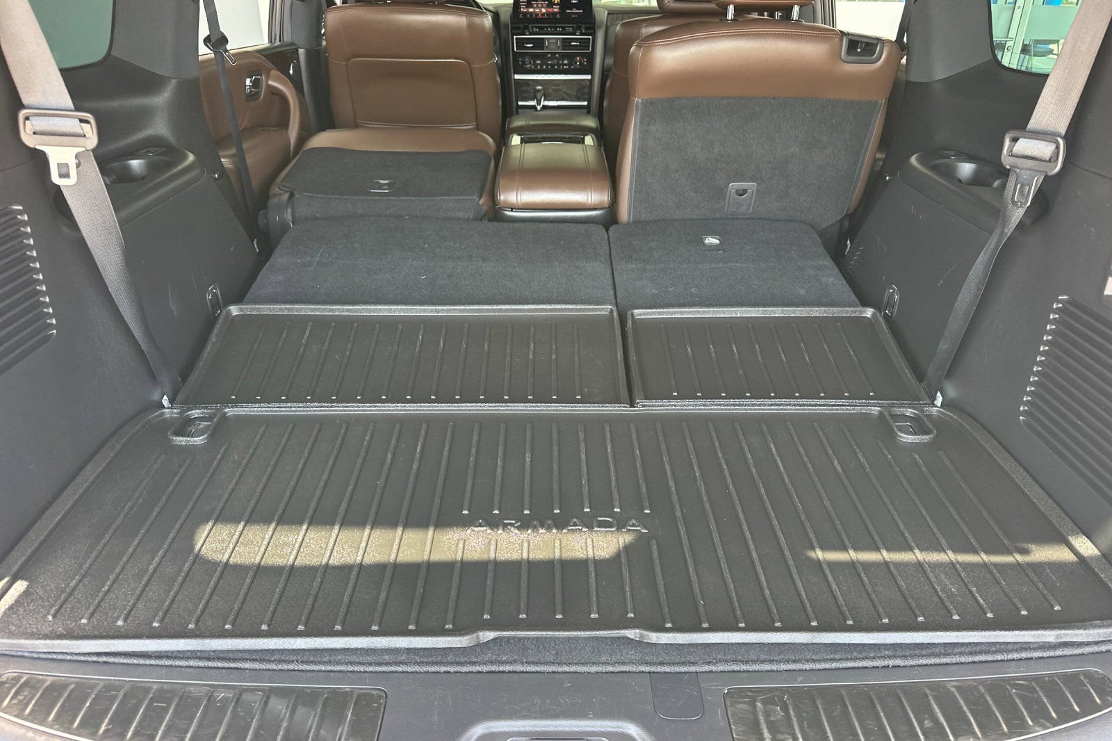 Used 2023 Nissan Armada Platinum w/ Captain's Chairs Package AWD/4WD image 18