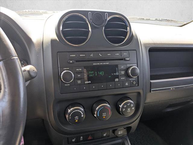 Used 2016 Jeep Patriot Latitude AWD/4WD image 9