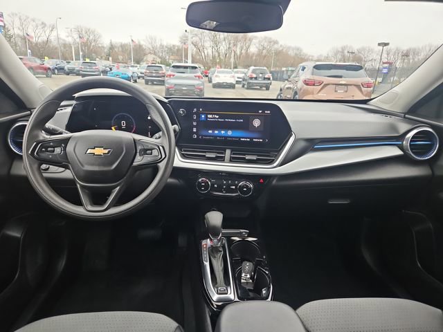 Used 2024 Chevrolet Trax LT image 12