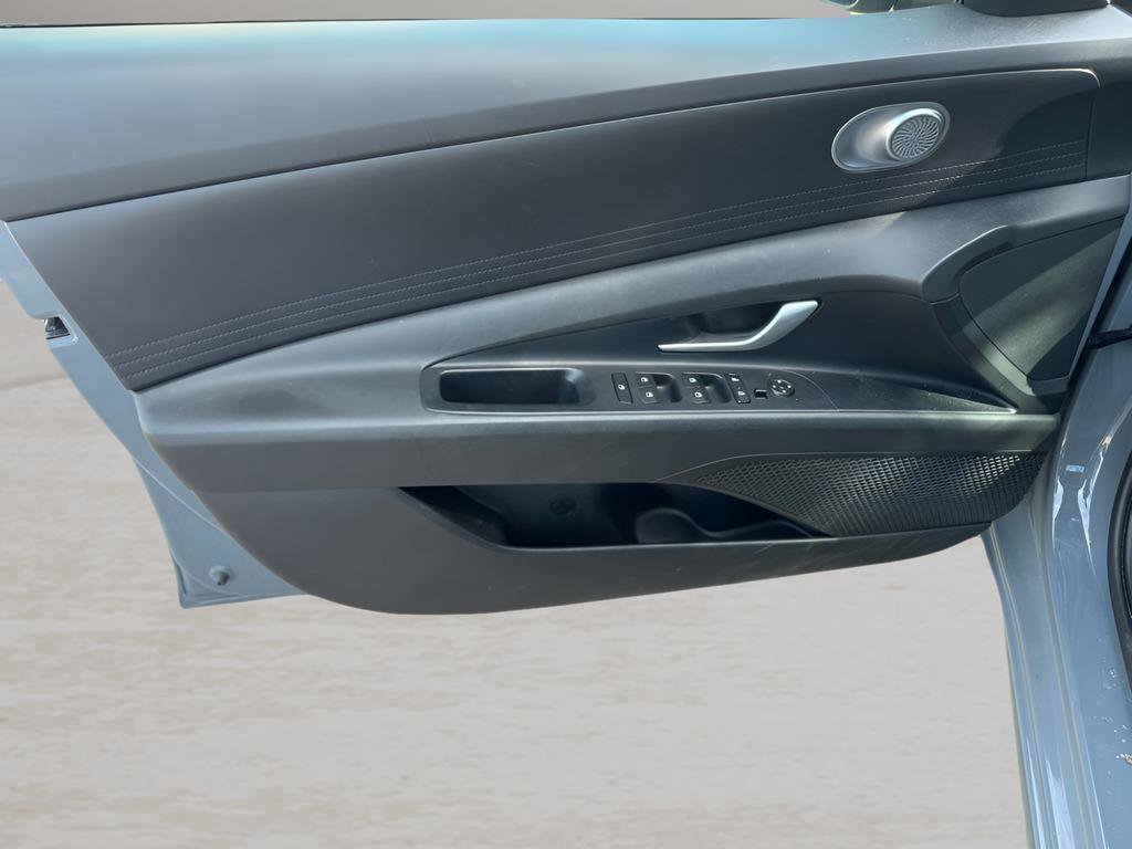 Used 2023 Hyundai Elantra SEL FWD image 15