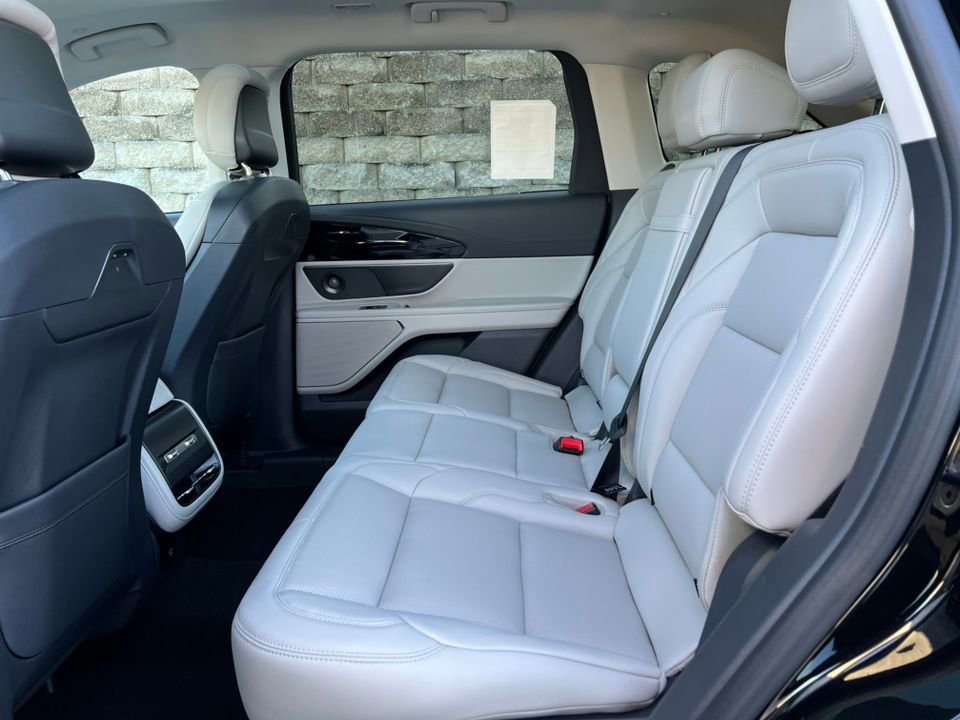 New 2026 Lincoln Nautilus Premier w/ Equipment Group 102A AWD/4WD image 5