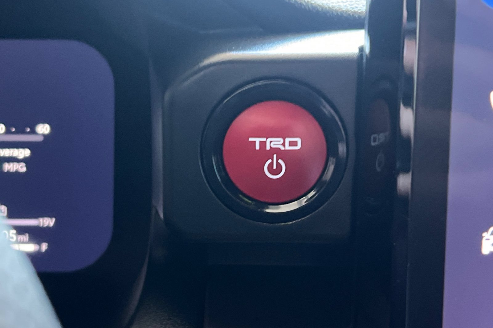 Certified 2025 Toyota Tacoma TRD Sport AWD/4WD image 18