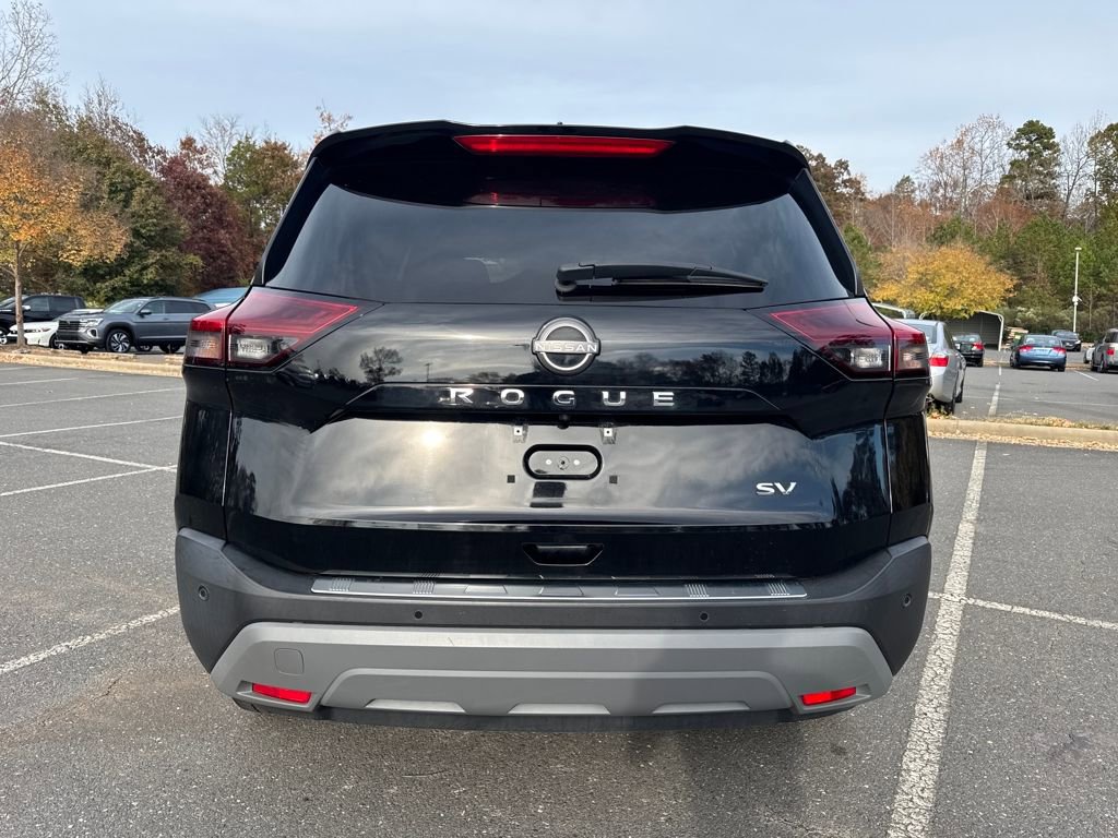 Used 2023 Nissan Rogue SV image 4